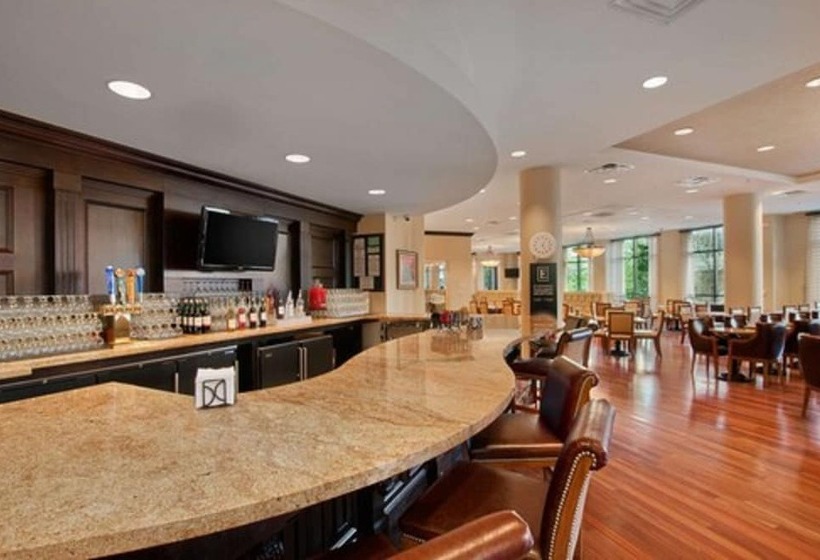 בית מלון כפרי Embassy Suites San Antonio Riverwalk Downtown