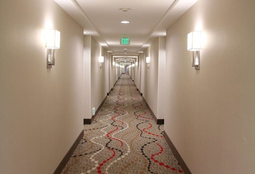 호텔 Embassy Suites Ontario Airport