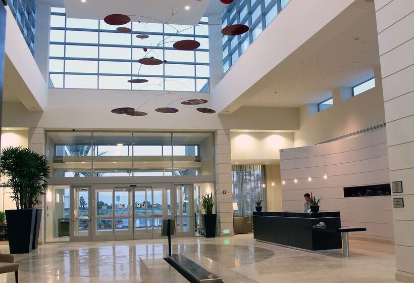 호텔 Embassy Suites Ontario Airport