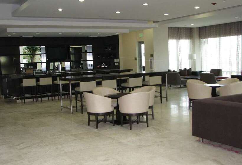 호텔 Embassy Suites Ontario Airport