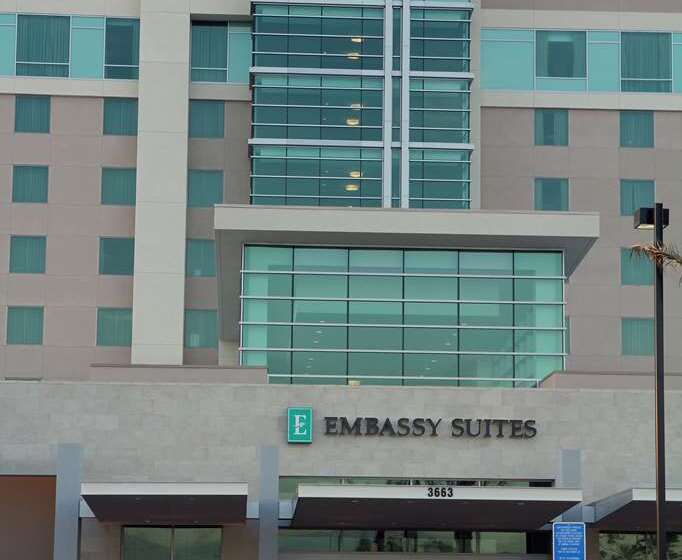 호텔 Embassy Suites Ontario Airport