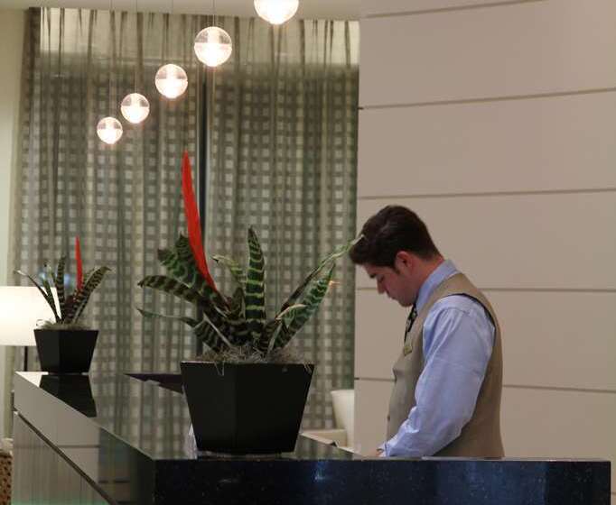 호텔 Embassy Suites Ontario Airport