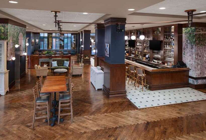 בית מלון כפרי Embassy Suites San Antonio Riverwalk Downtown