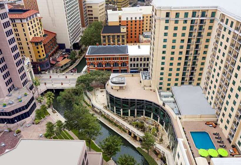 בית מלון כפרי Embassy Suites San Antonio Riverwalk Downtown
