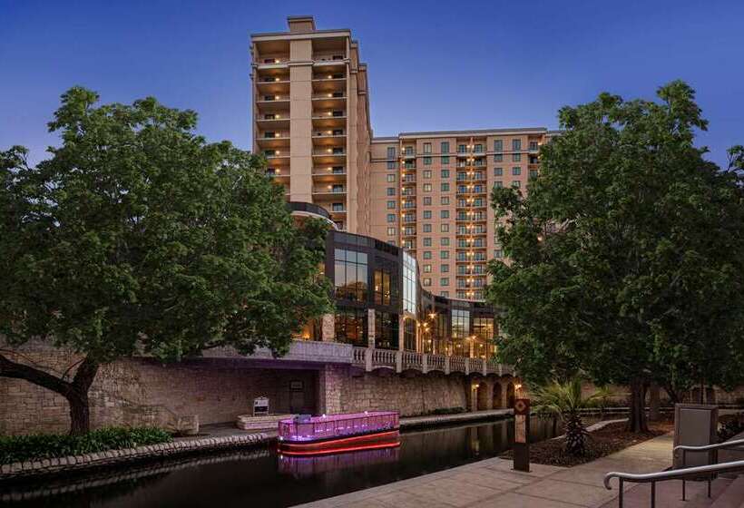 בית מלון כפרי Embassy Suites San Antonio Riverwalk Downtown