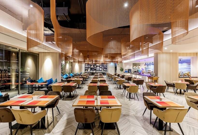 هتل Fifth Pattaya Jomtien