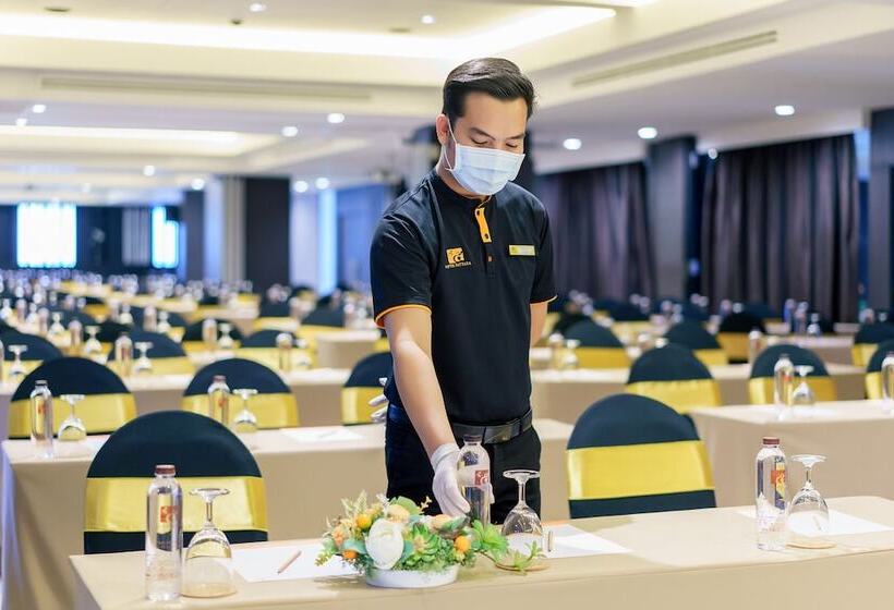 هتل Fifth Pattaya Jomtien