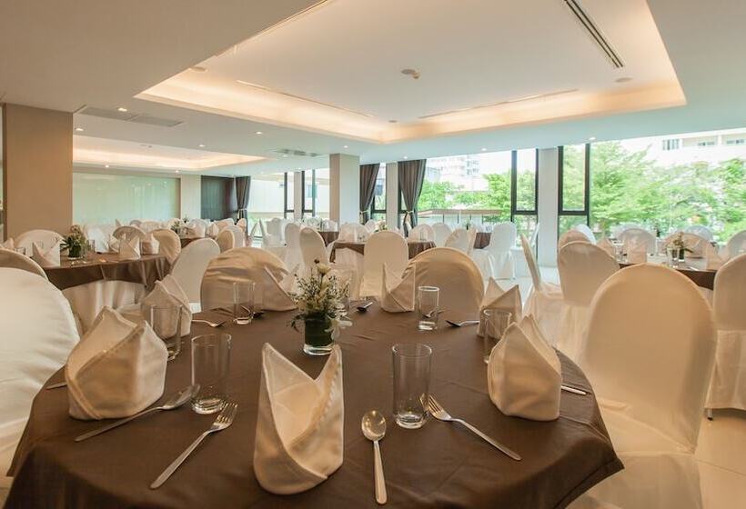 هتل Fifth Pattaya Jomtien