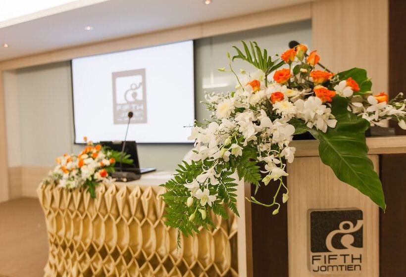 هتل Fifth Pattaya Jomtien