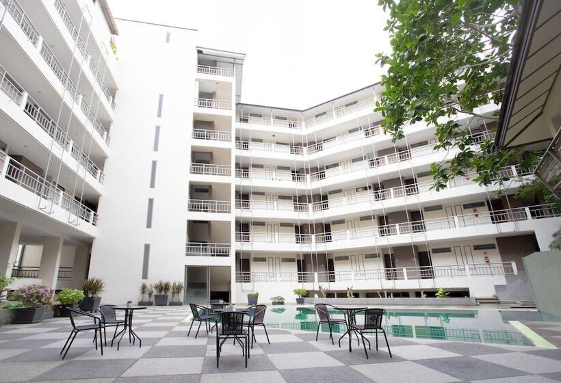 فندق Green Forest Resort