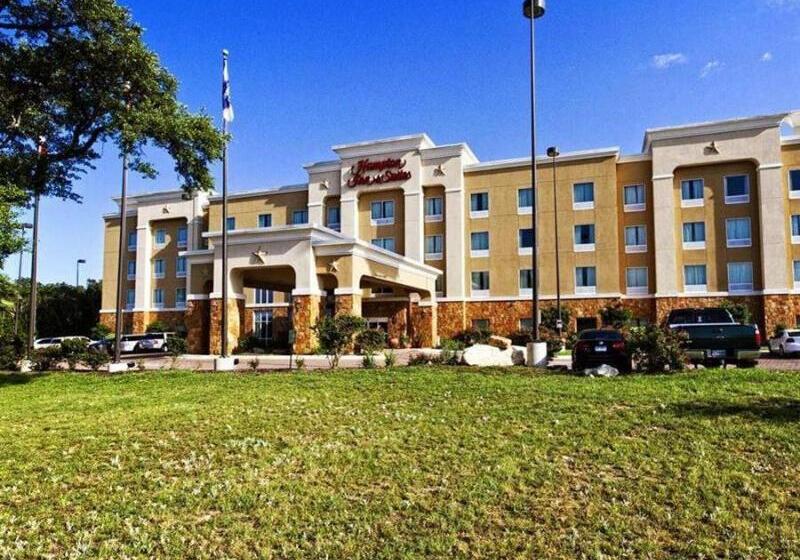 בית מלון כפרי Hampton Inn & Suites Boerne