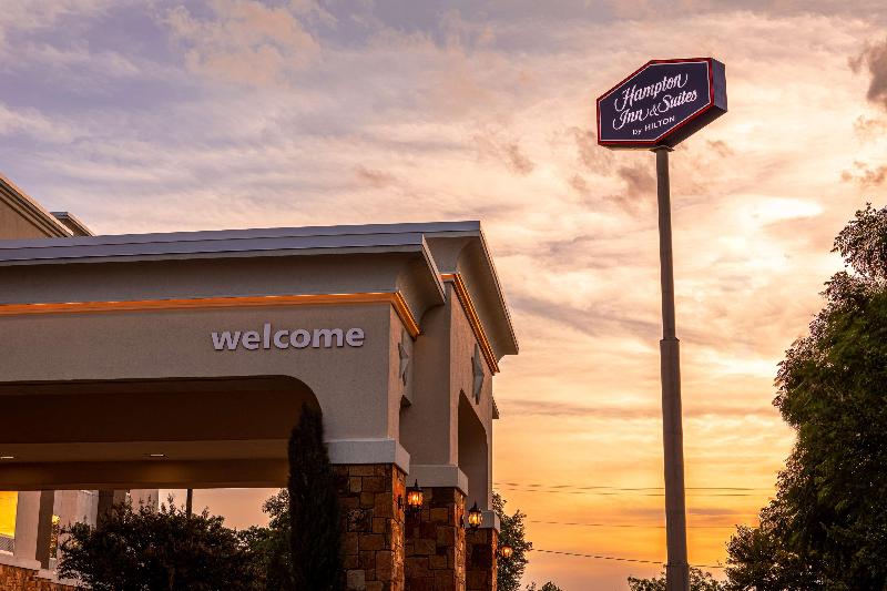 בית מלון כפרי Hampton Inn & Suites Boerne