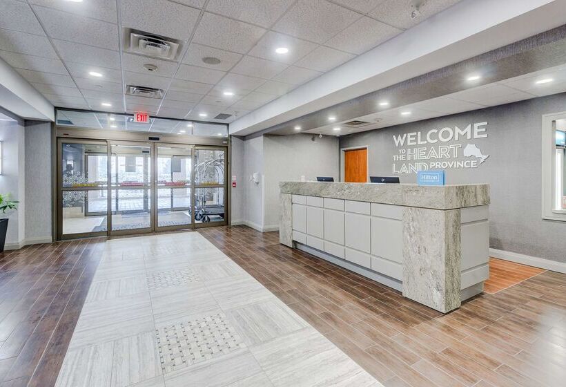 هتل Hampton Inn & Suites By Hilton Brantford Conference Centre