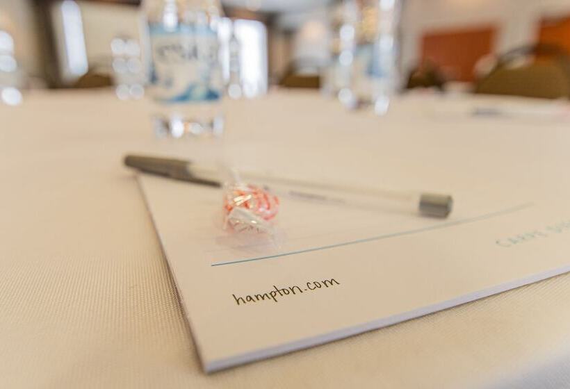 فندق Hampton Inn & Suites By Hilton Brantford Conference Centre
