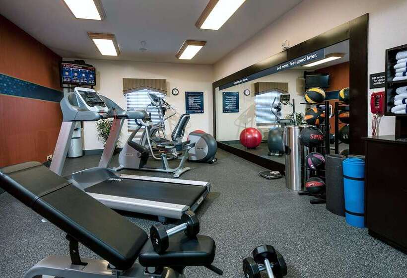 فندق Hampton Inn & Suites Rockland