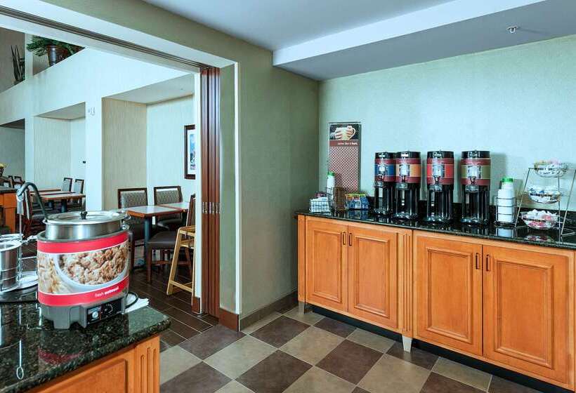 فندق Hampton Inn & Suites Rockland