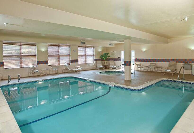 فندق Hampton Inn & Suites Rockland