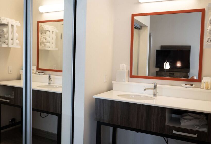 فندق Hampton Inn & Suites Seal Beach