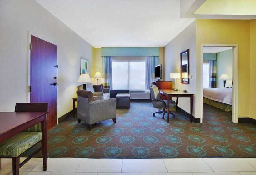 هتل Larkspur Landing South Bend