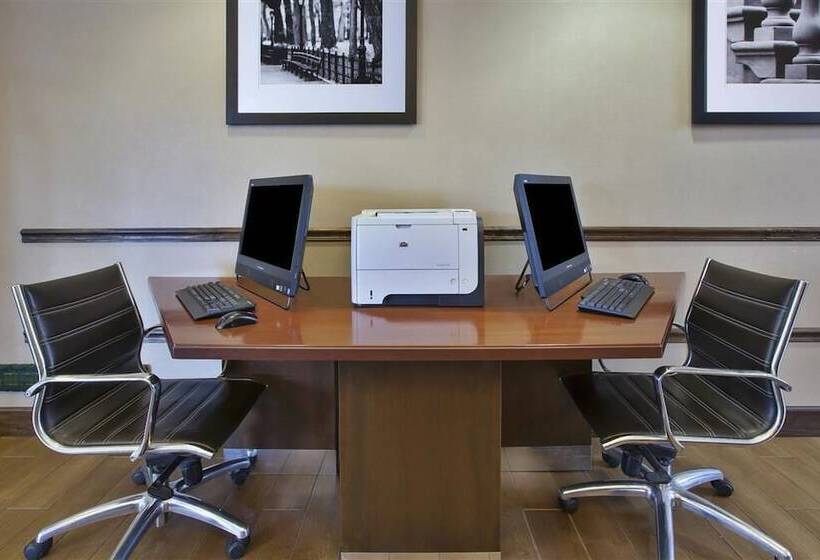 هتل Larkspur Landing South Bend