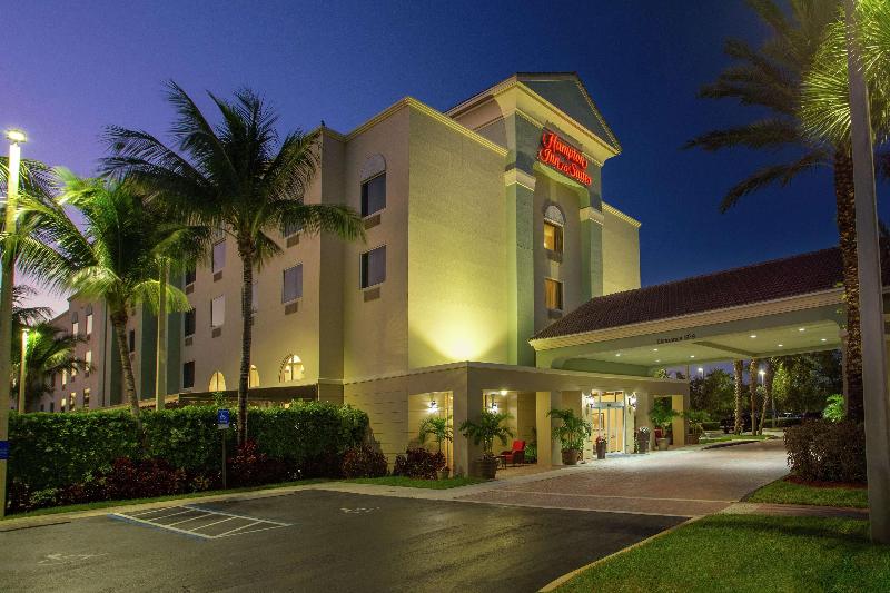 Отель Hampton Inn & Suites Wellington