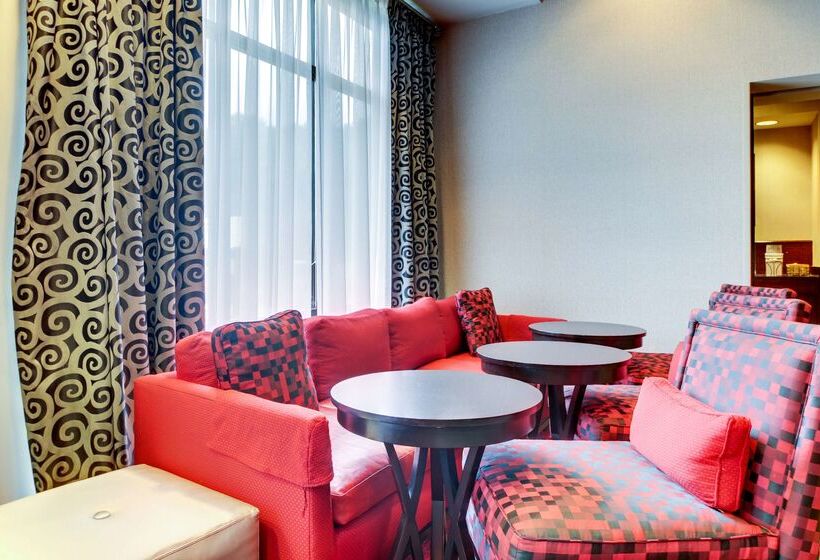 Отель Hampton Inn Birmingham Leeds