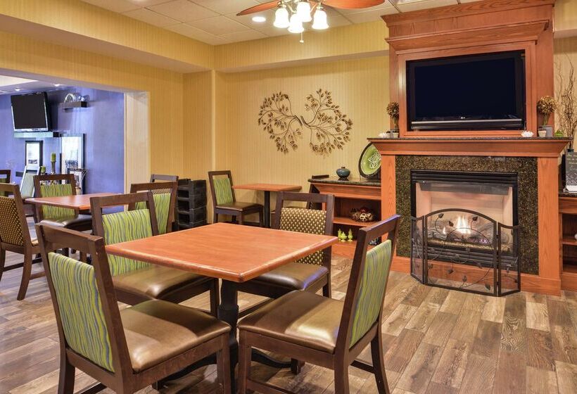 בית מלון כפרי Hampton Inn Harrisonburg South
