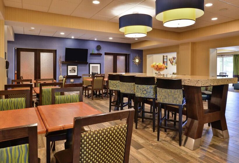 בית מלון כפרי Hampton Inn Harrisonburg South