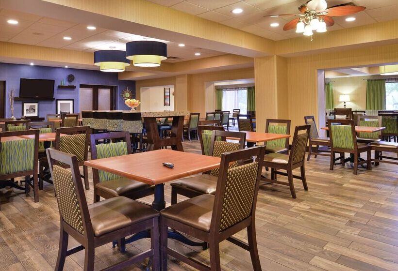 בית מלון כפרי Hampton Inn Harrisonburg South