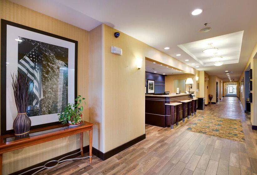 בית מלון כפרי Hampton Inn Harrisonburg South