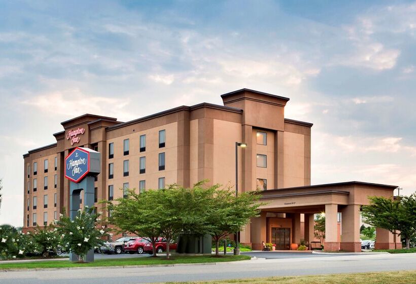 בית מלון כפרי Hampton Inn Harrisonburg South