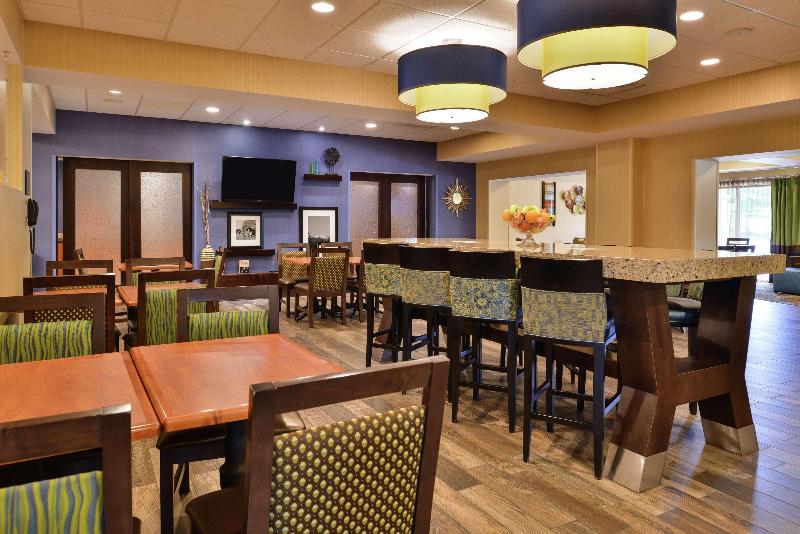 בית מלון כפרי Hampton Inn Harrisonburg South