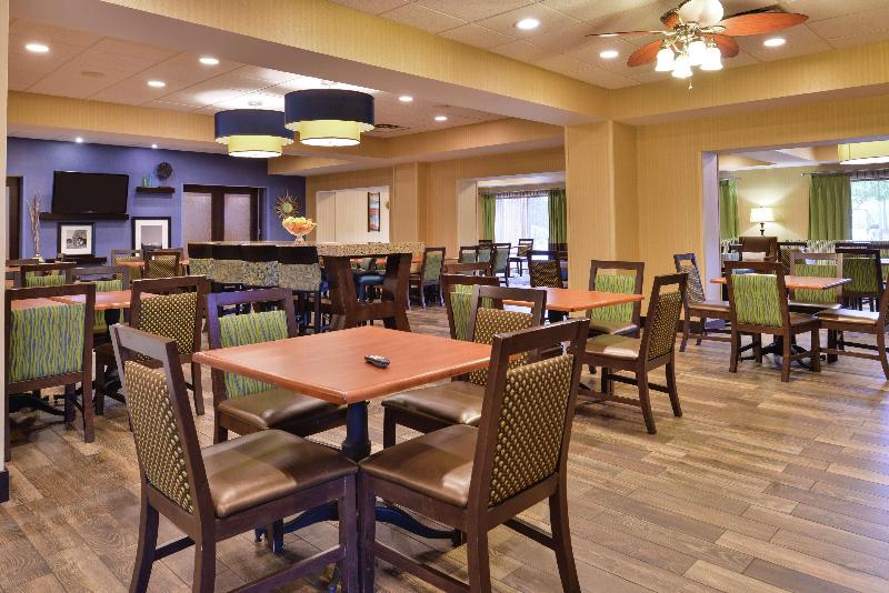 בית מלון כפרי Hampton Inn Harrisonburg South