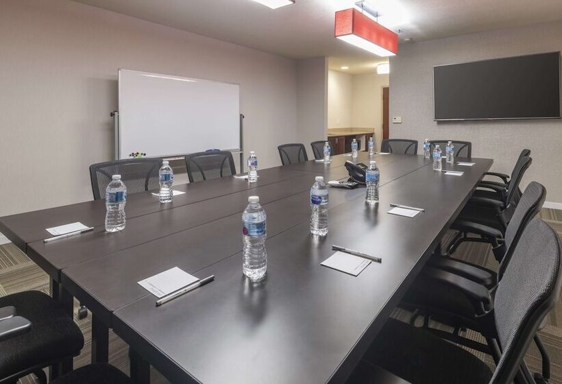 فندق Hampton Inn Lehithanksgiving Point