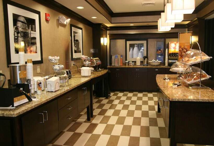 فندق Hampton Inn New Albany