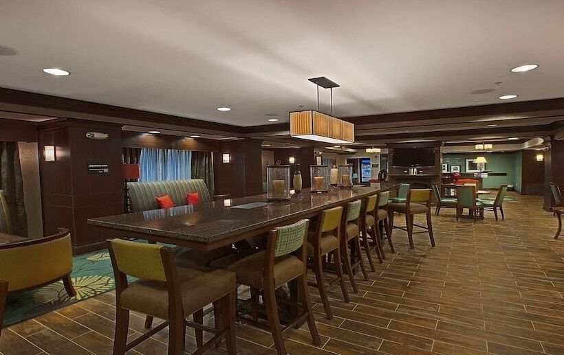 فندق Hampton Inn New Albany