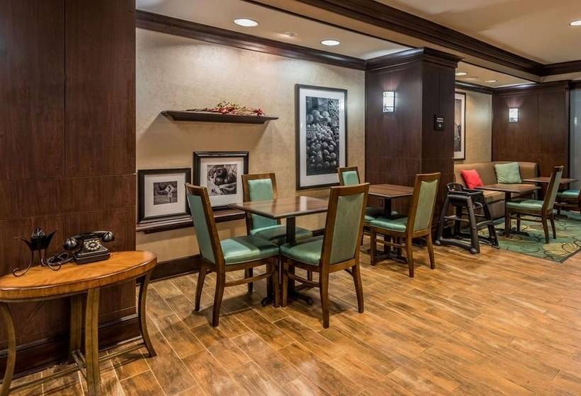 فندق Hampton Inn New Albany