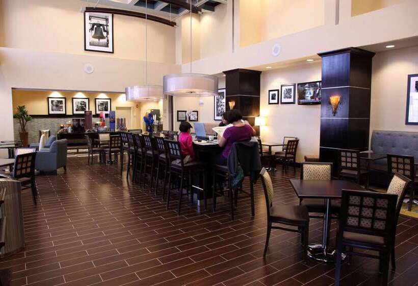 هتل Hampton Inn & Suites Carlsbad