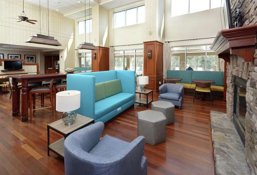 فندق Hampton Inn & Suites Clinton  I26