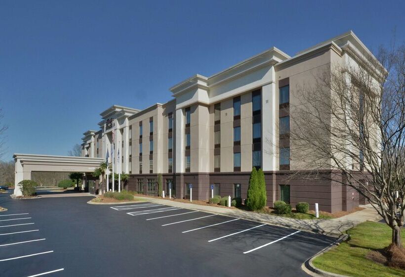 فندق Hampton Inn & Suites Clinton  I26