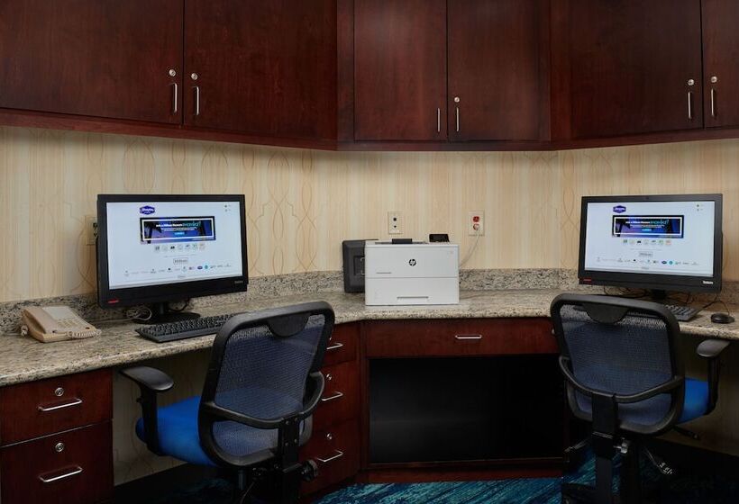 ホテル Hampton Inn & Suites Holly Springs