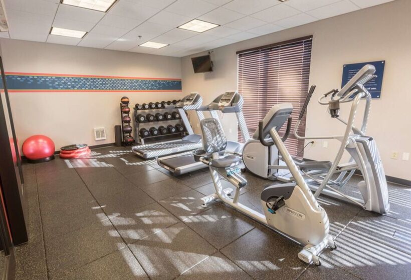 فندق Hampton Inn & Suites Tilton