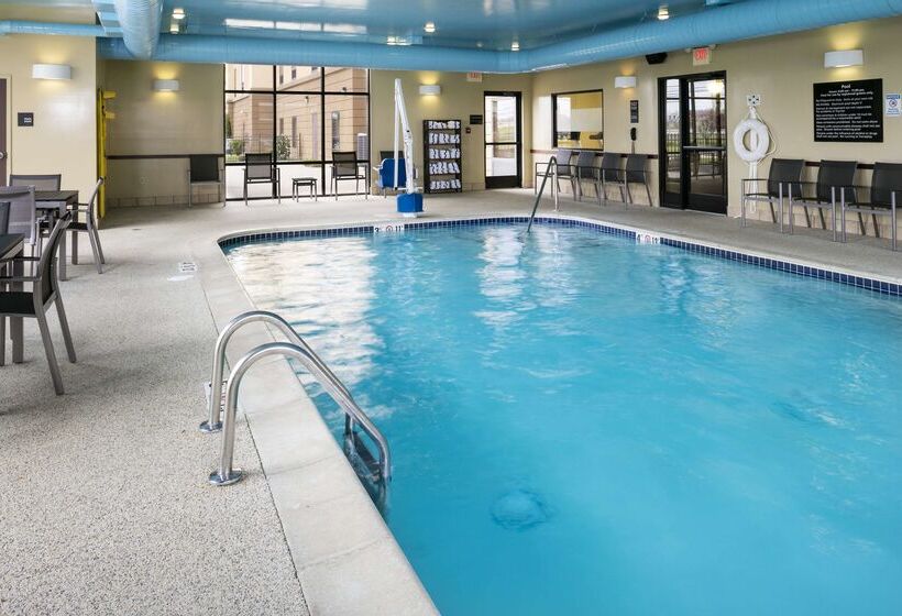 호텔 Hampton Inn & Suites Toledoperrysburg