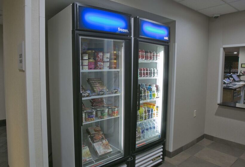 فندق Hampton Inn & Suites Wiggins