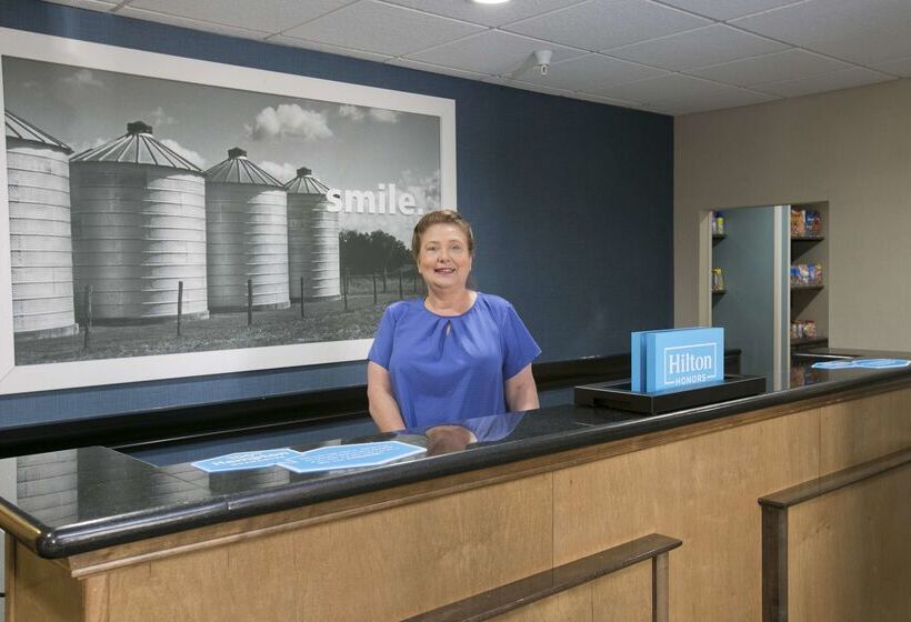 فندق Hampton Inn & Suites Wiggins