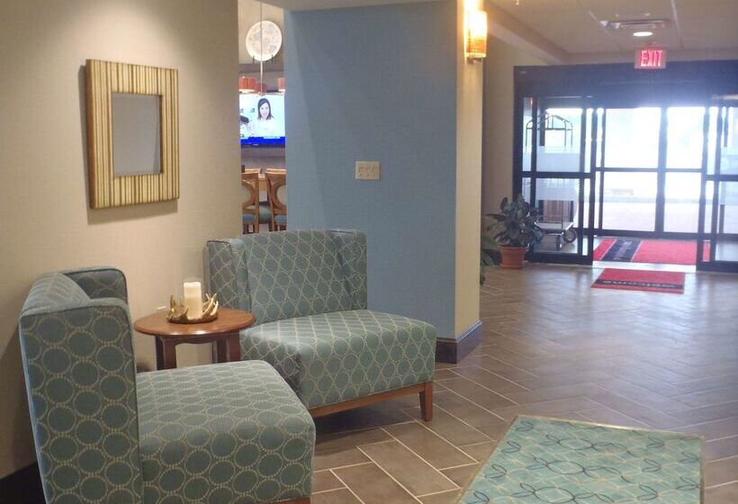 فندق Hampton Inn & Suites Wiggins