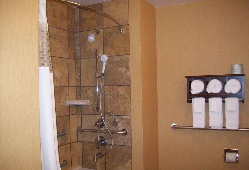 فندق Hampton Inn & Suites Wiggins