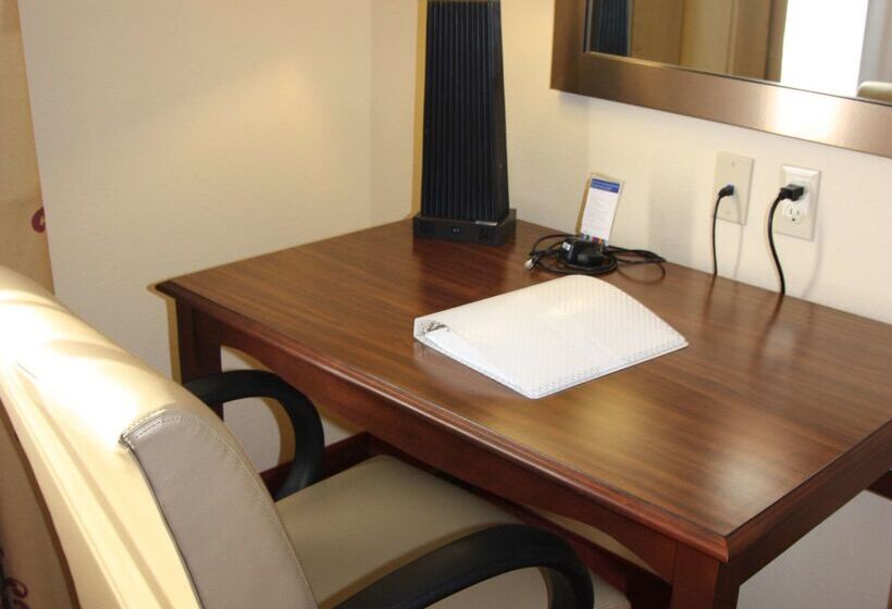 فندق Hampton Inn & Suites Wiggins