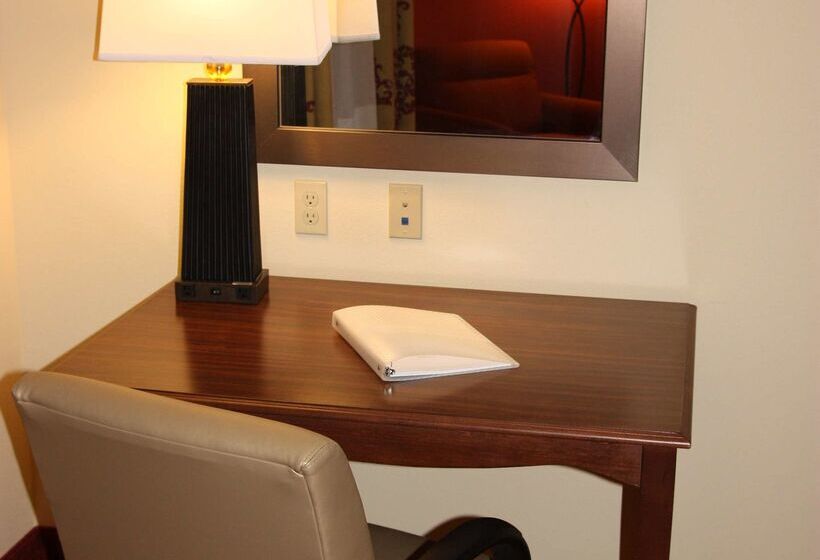 فندق Hampton Inn & Suites Wiggins