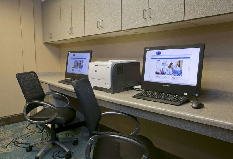 فندق Hampton Inn & Suites Wiggins